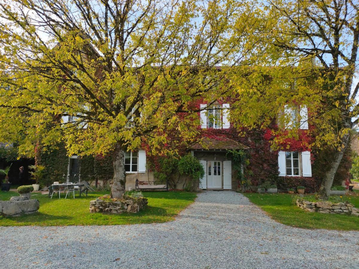 Domaine De Panissac Bed and Breakfast Berneuil  Esterno foto